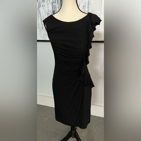 White House Black Market Black Dress Wave Side Size 2 - Picture 2 of 5